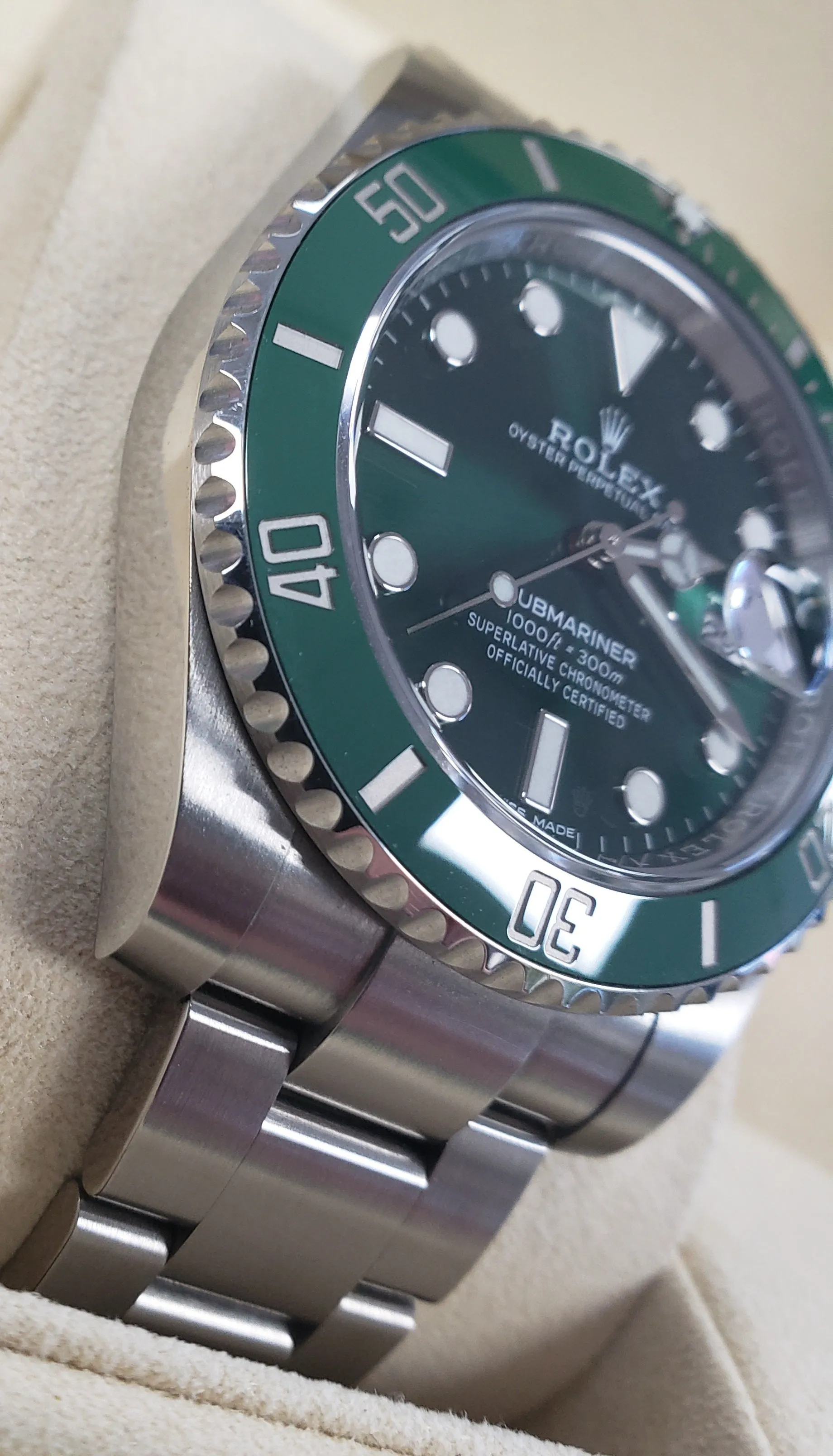 2018 UNPOLISHED Rolex Submariner Date Hulk Green Watch 116610 LV / V FULL SET