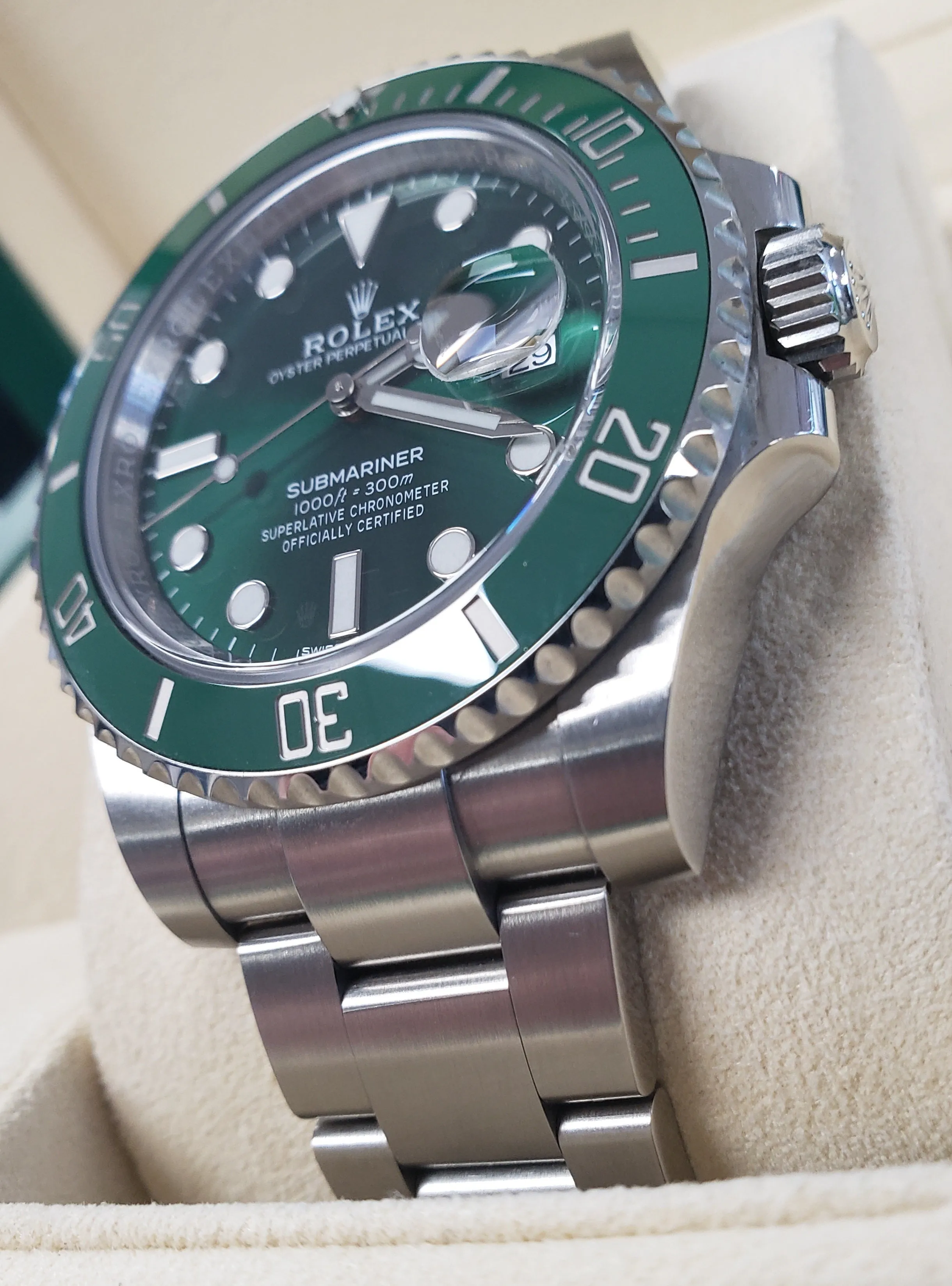 2018 UNPOLISHED Rolex Submariner Date Hulk Green Watch 116610 LV / V FULL SET
