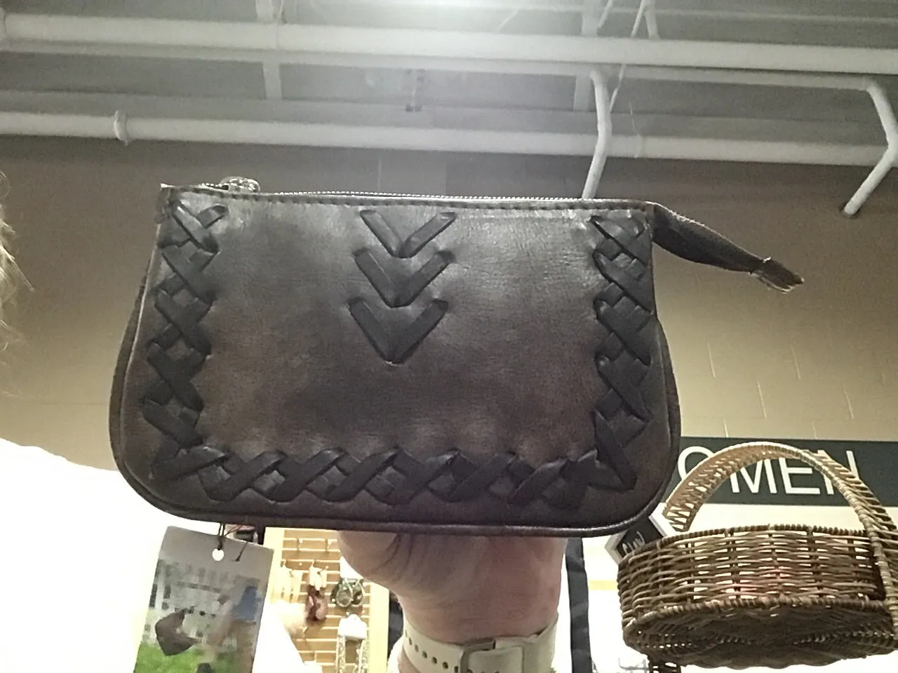 AW108 - Leather Wallet w/ STITCH