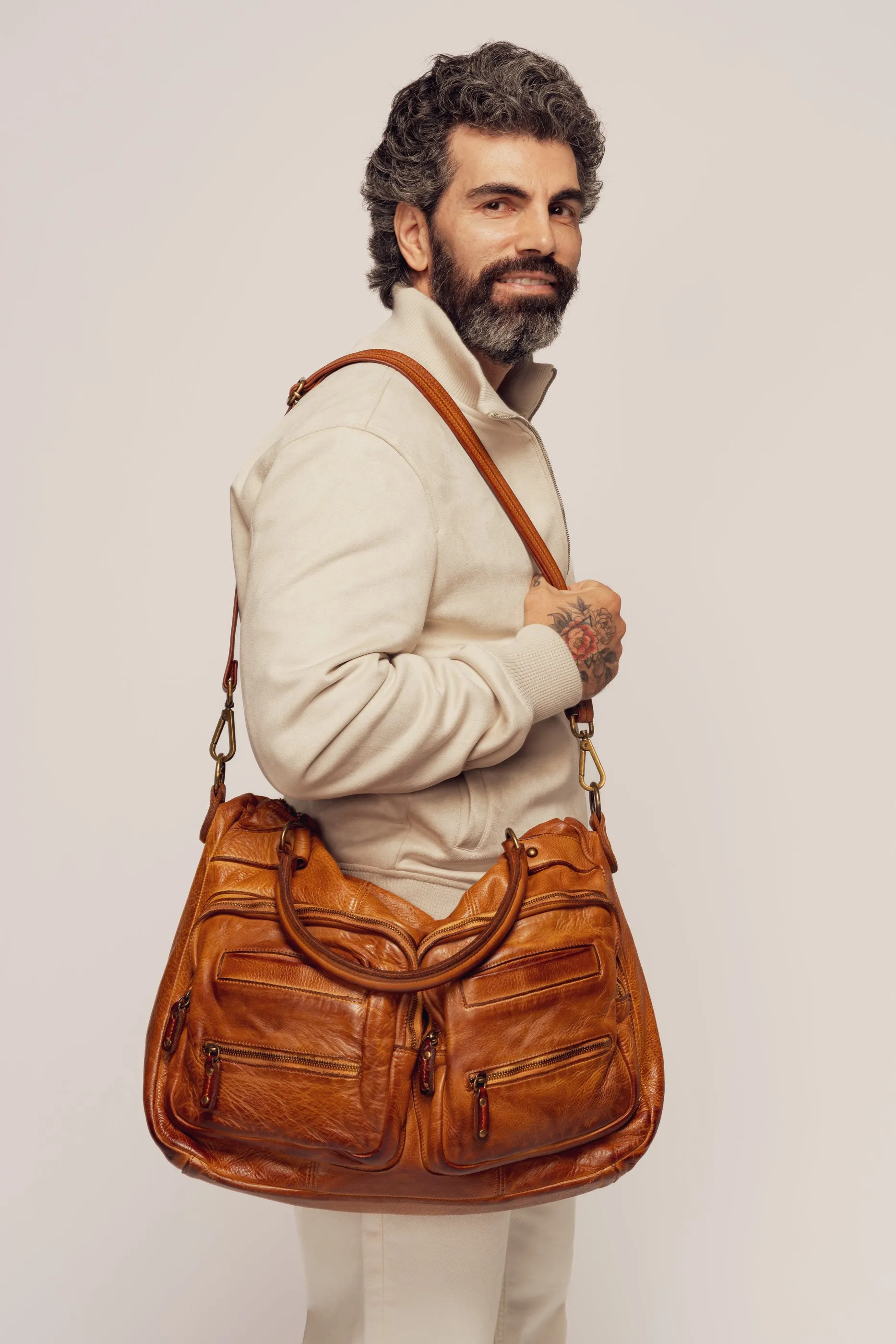 BAYSIDE84 XL Multipocket Tote & Crossbody - Cognac