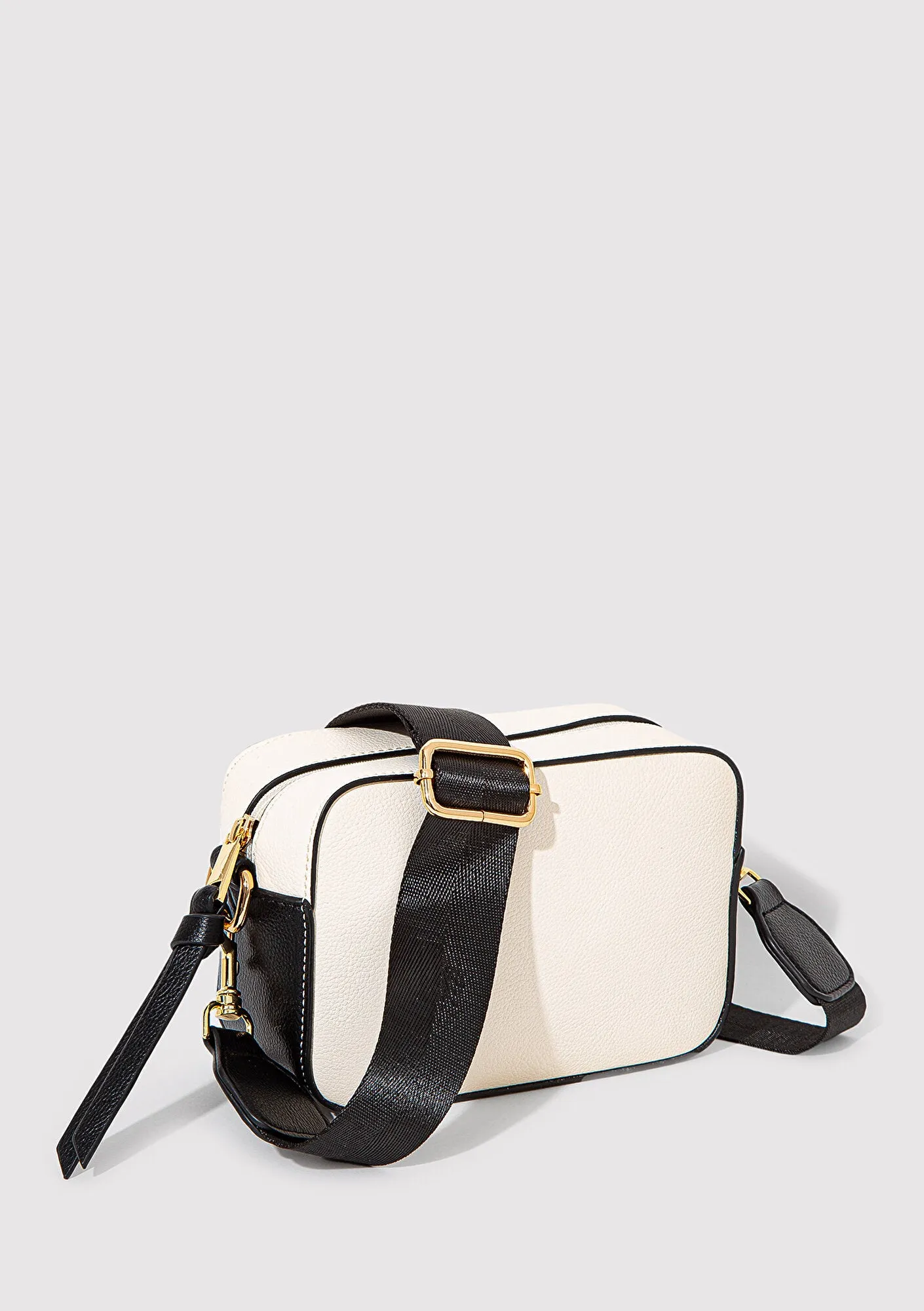 Black Strap Ecru Messenger Bag