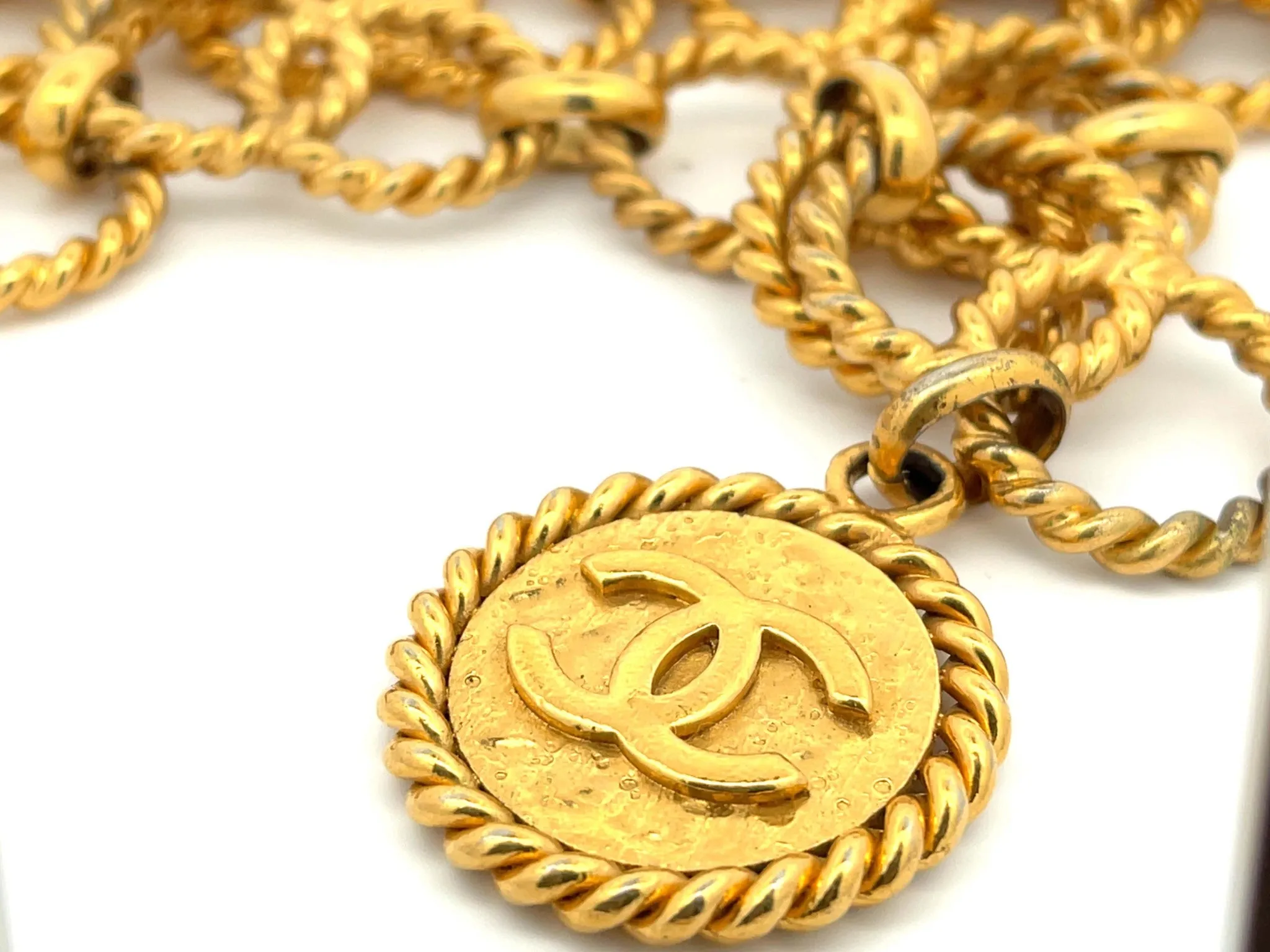 CHANEL CC Chain Loop Medallion Belt 1985