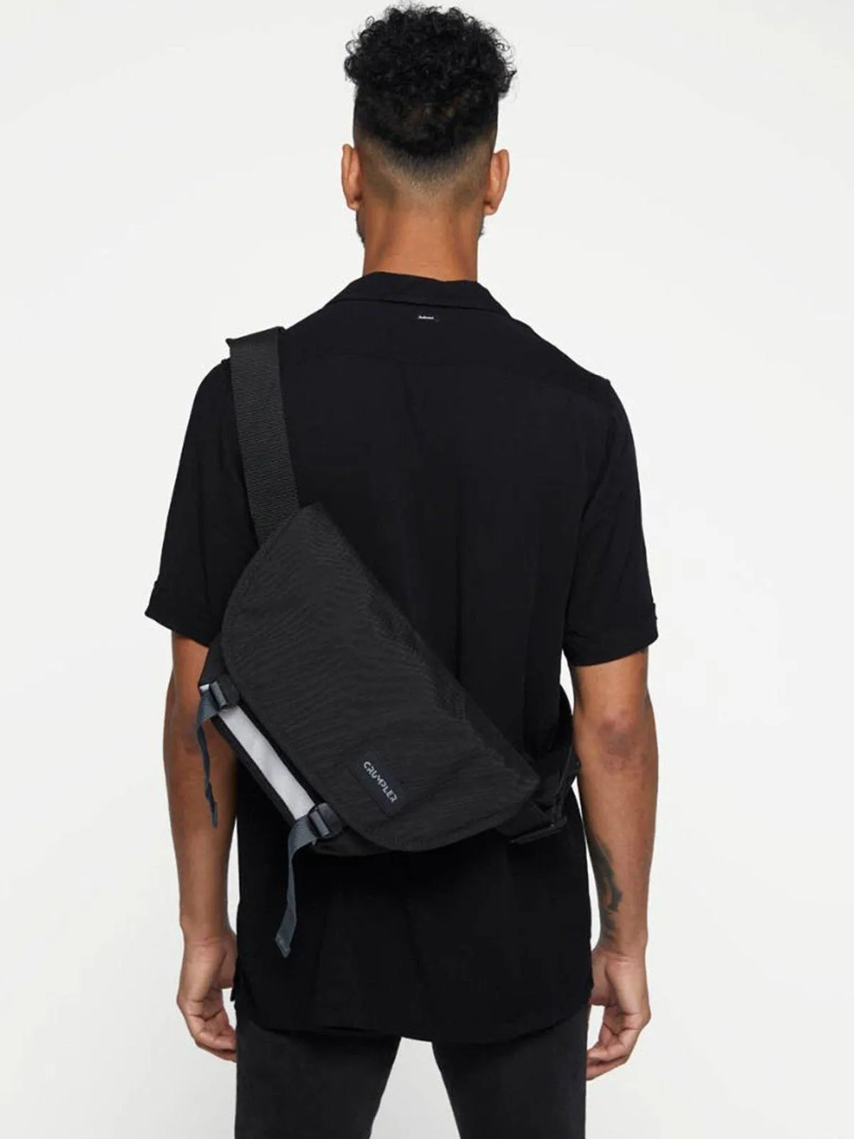 Crumpler Comfort Zone Messenger Bag Small Black