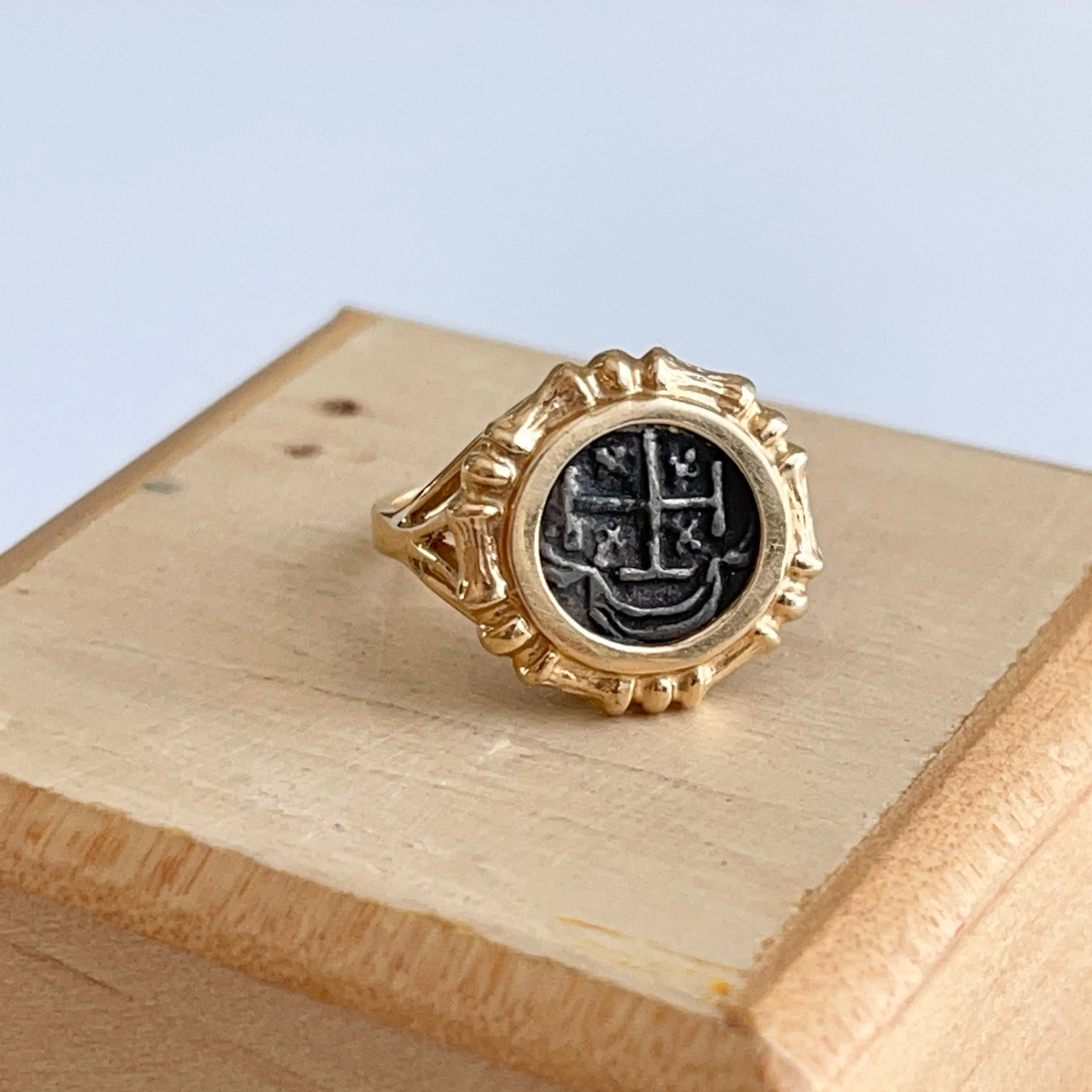 Estate 14KT Yellow Gold Bamboo Bezel Atocha Coin Ring