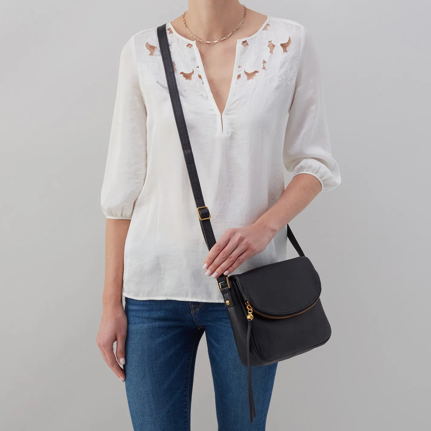 Fern Messenger Crossbody in Pebbled Leather - Taupe