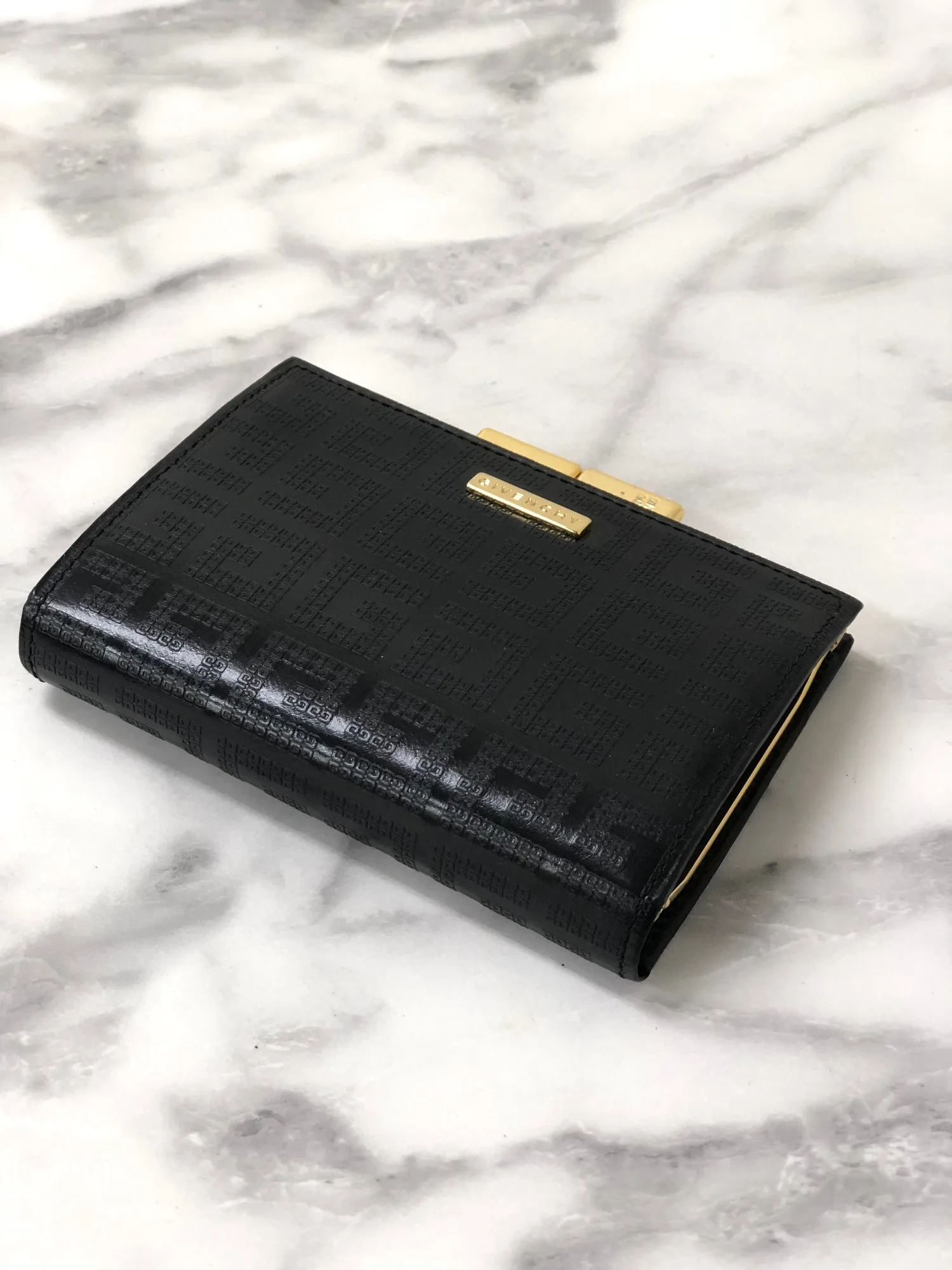 GIVENCHY Logo Leather Metal Clasp Coin Purse Black Vintage mgpg7x