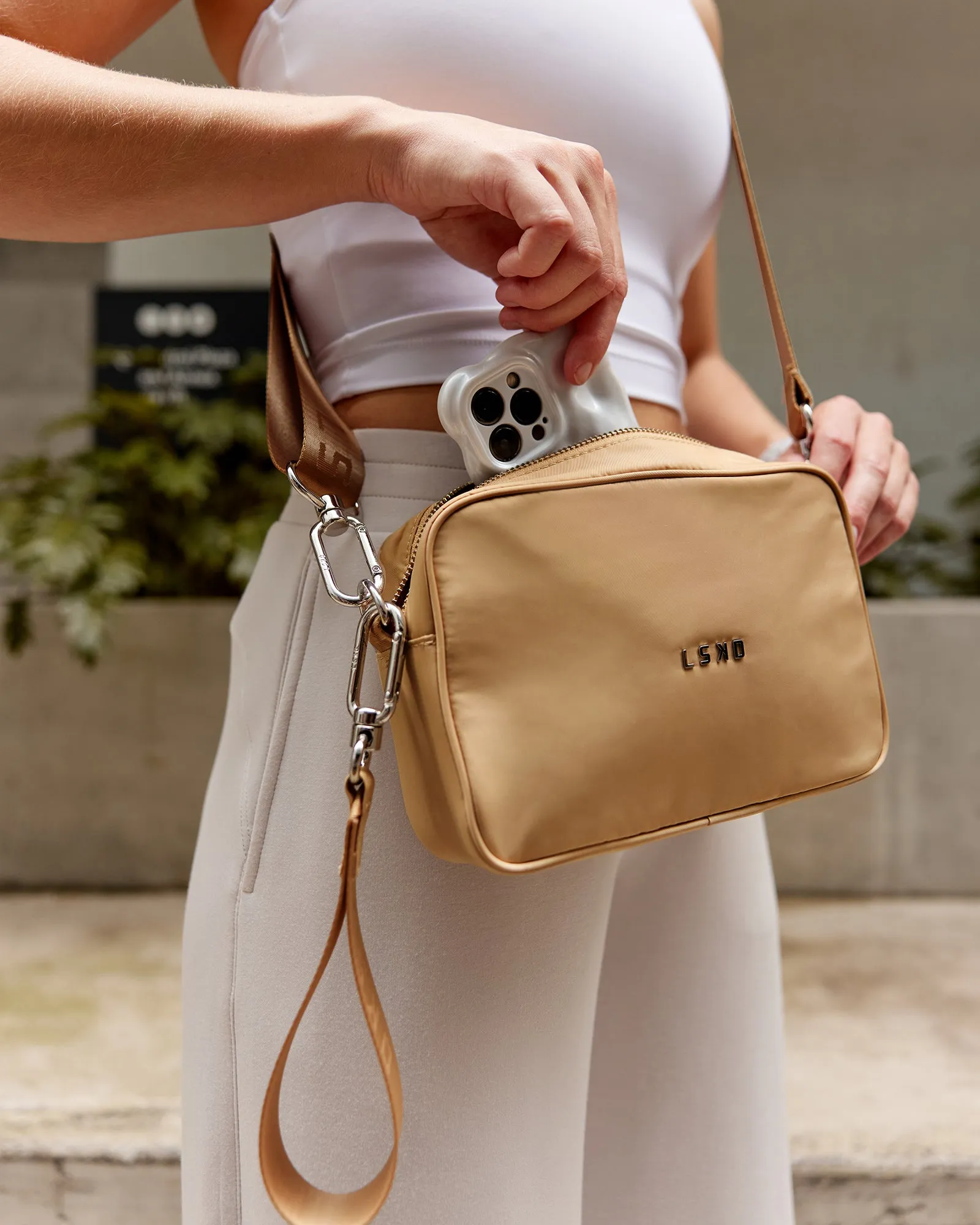 Go-To Shoulder Bag - Oat Milk
