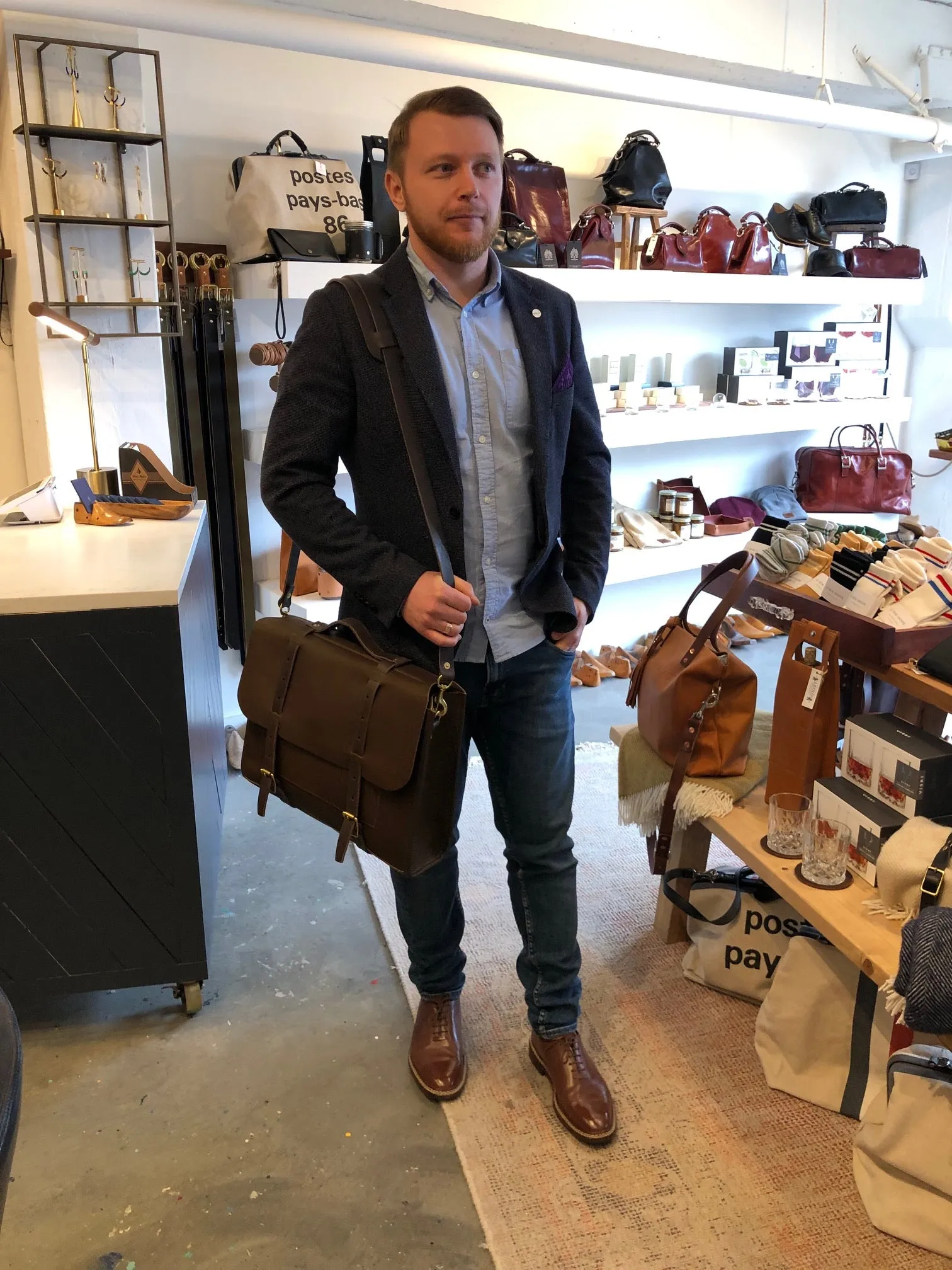 Leolo Messenger