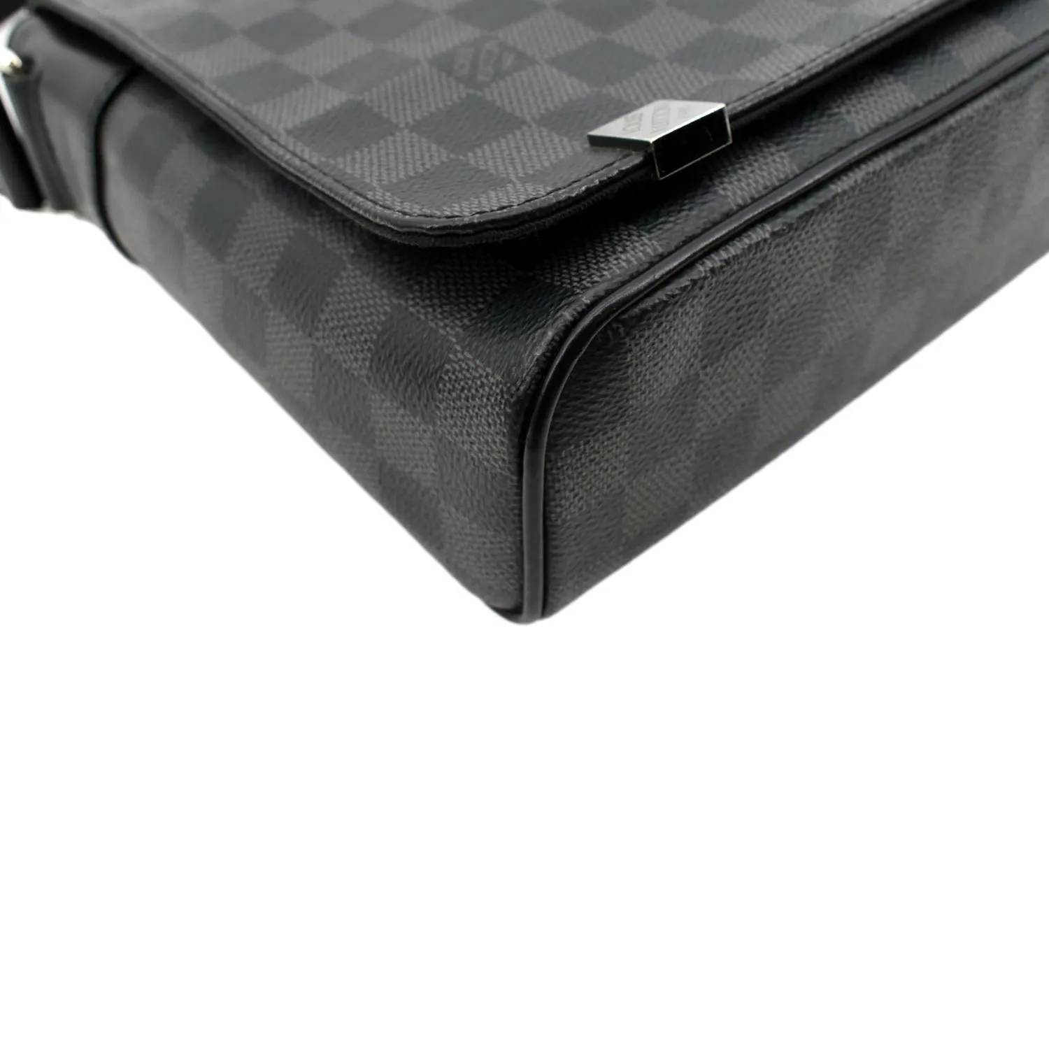 LOUIS VUITTON District PM Damier Graphite Messenger Bag Black
