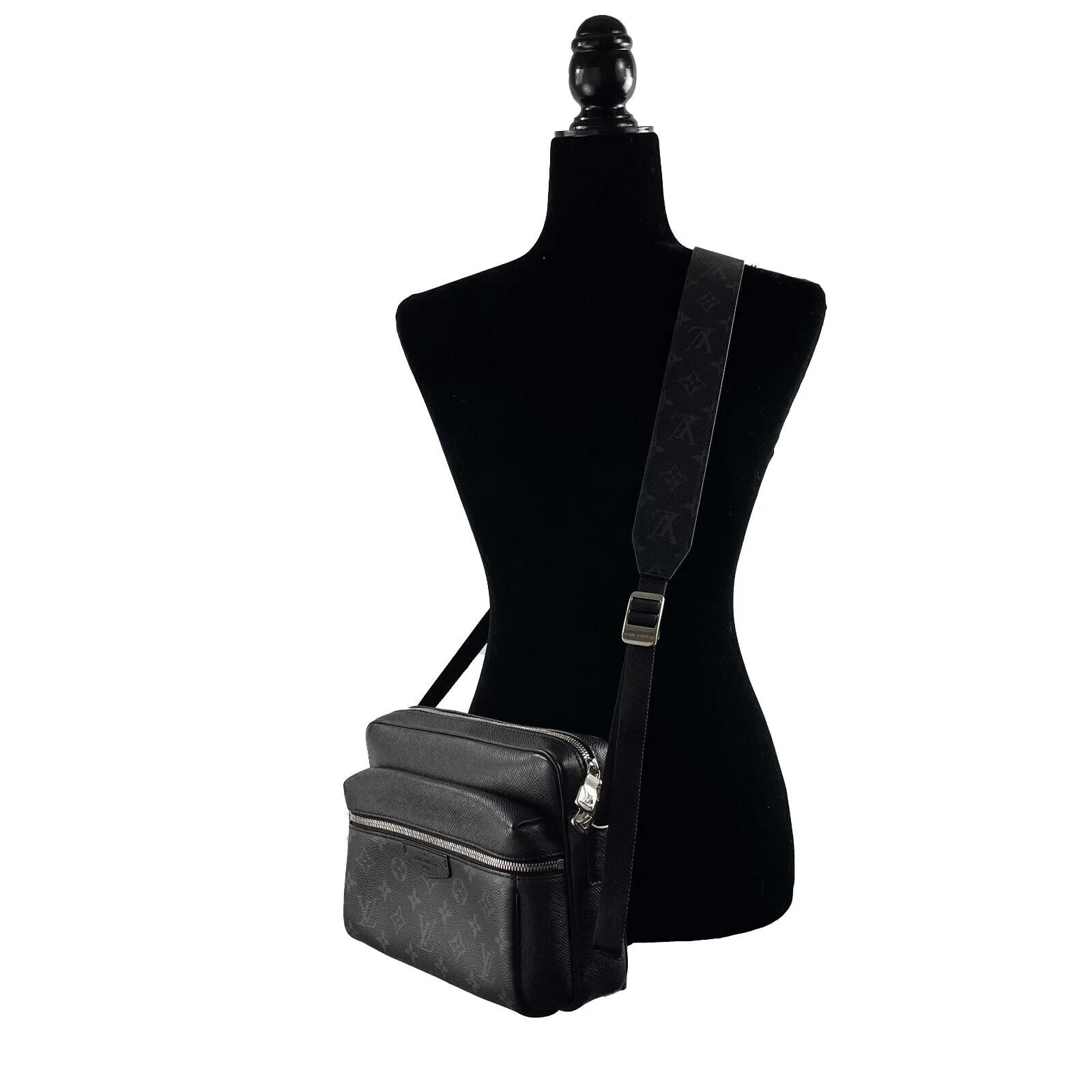 Louis Vuitton Monogram Taigarama Canvas Outdoor Messenger Bag Black 2020
