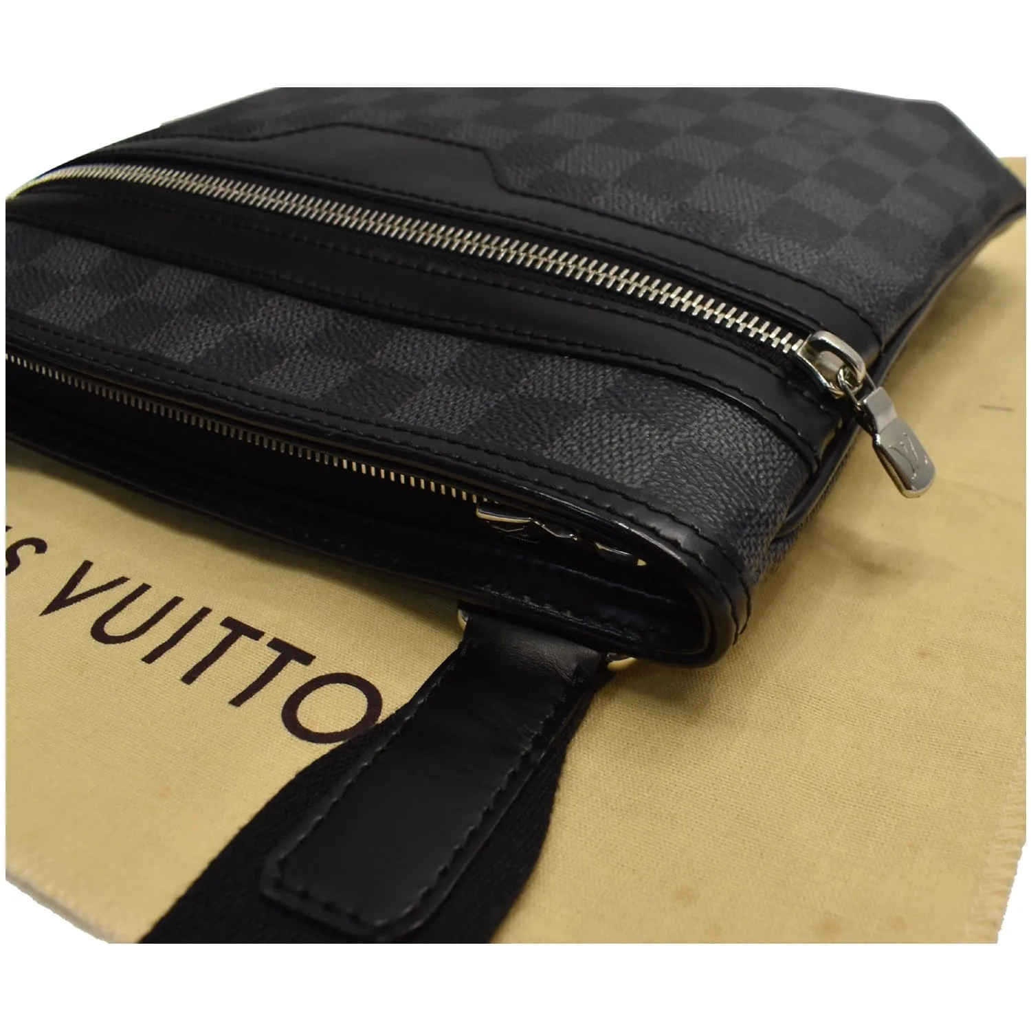 LOUIS VUITTON Thomas Damier Graphite Canvas Crossbody Messenger Bag Black