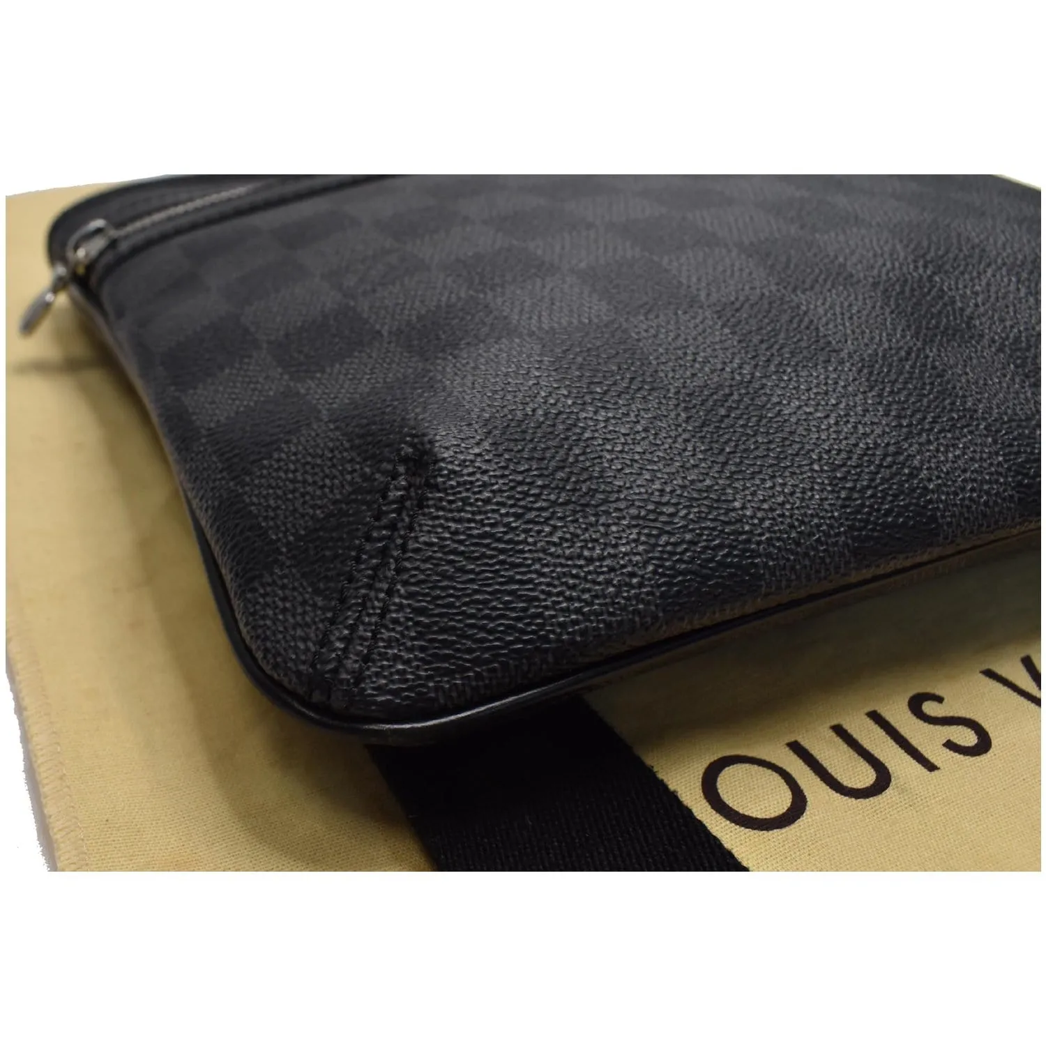 LOUIS VUITTON Thomas Damier Graphite Canvas Crossbody Messenger Bag Black