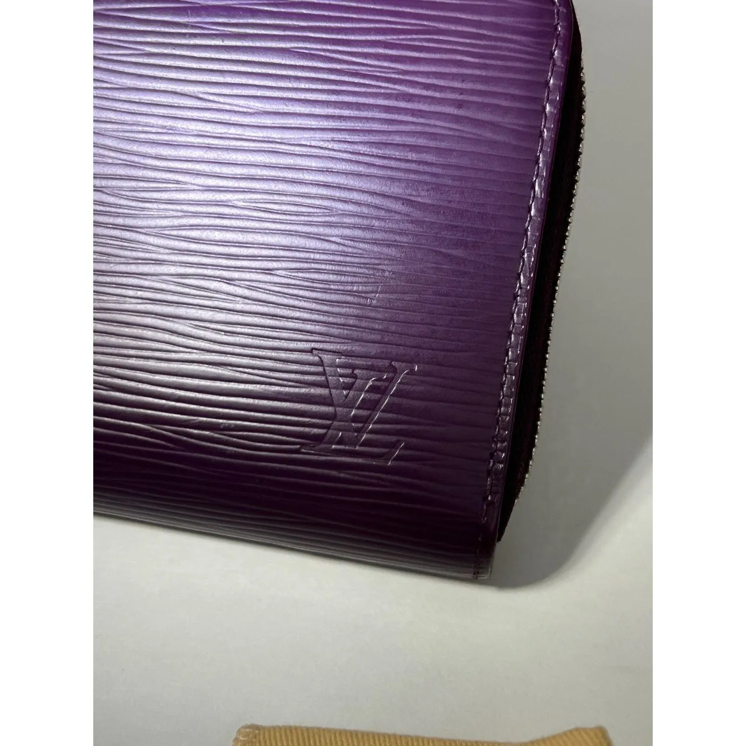 LOUIS VUITTON Zippy Epi Purple  Leather Wallet Clutch
