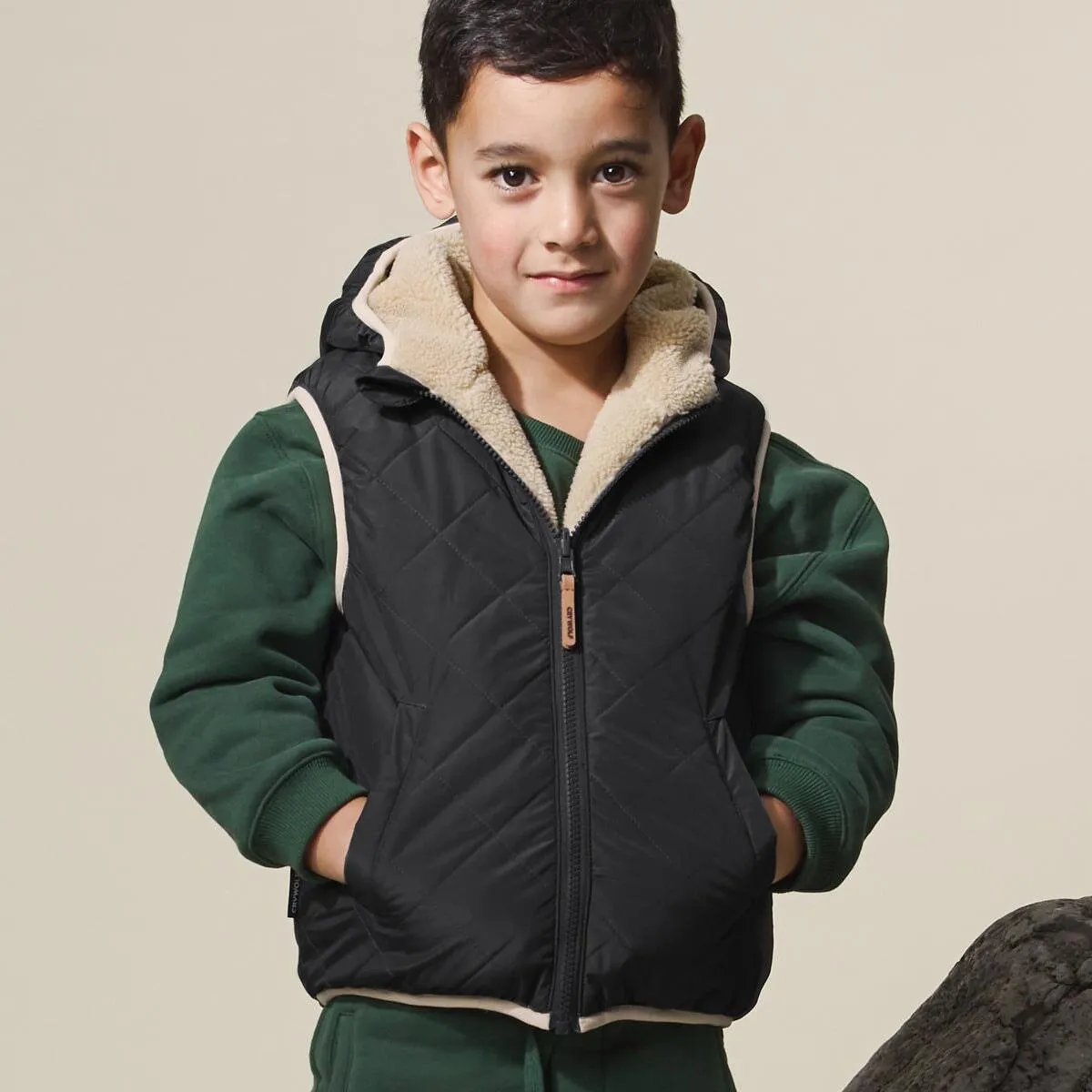 Reversible Yeti Vest Black/Camel