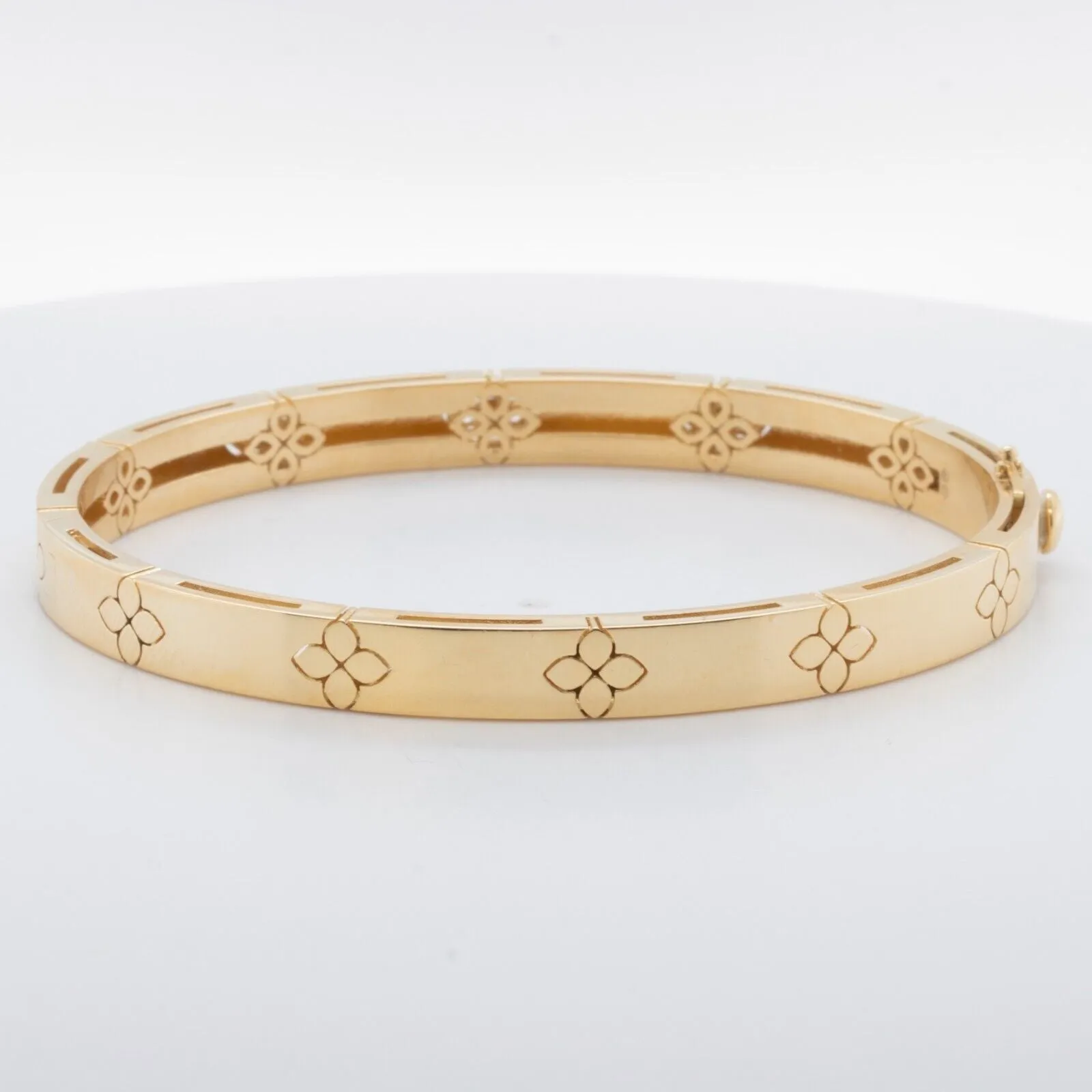 Roberto Coin 18k Yellow Gold Diamond Love In Verona Bangle Bracelet Size 6.75"