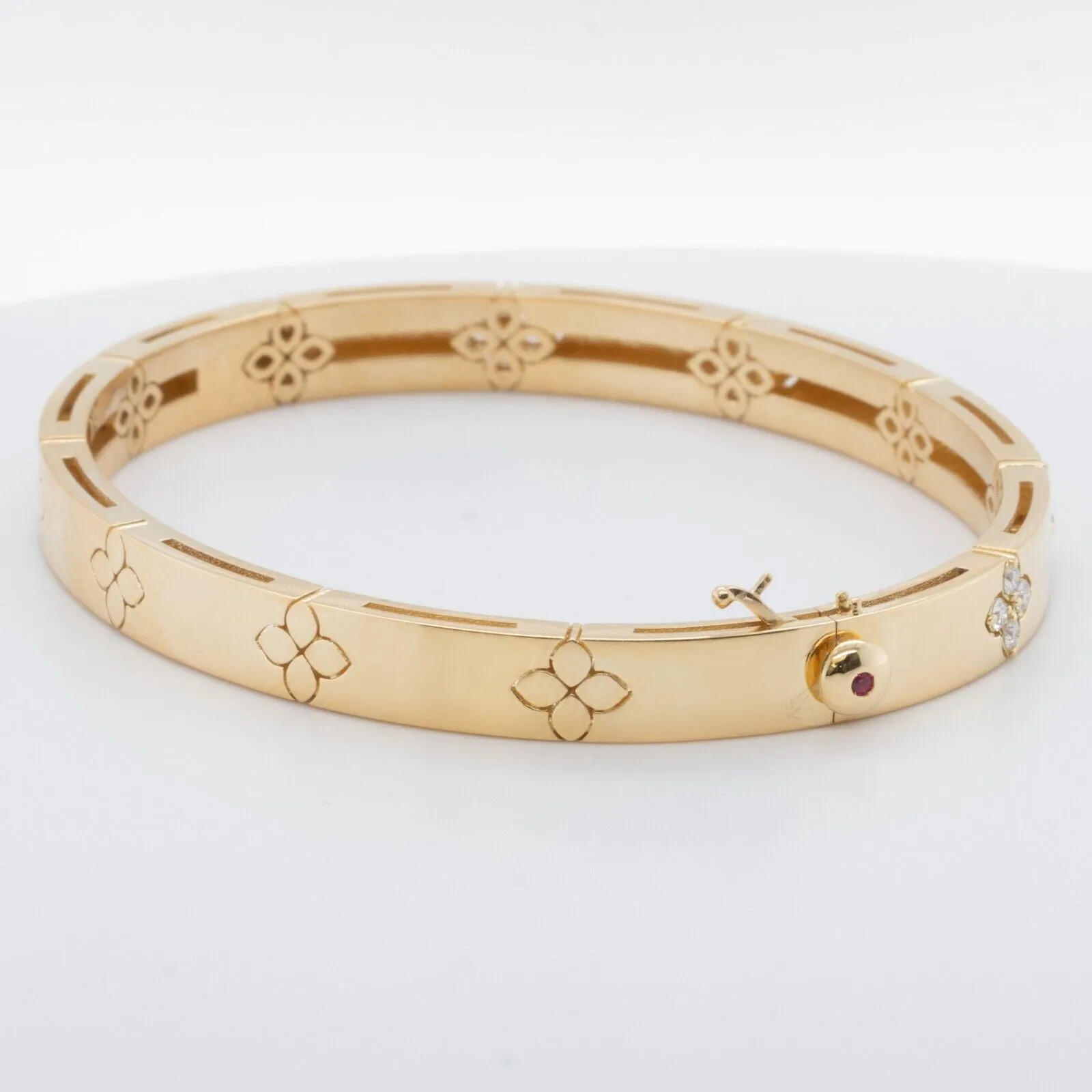 Roberto Coin 18k Yellow Gold Diamond Love In Verona Bangle Bracelet Size 6.75"