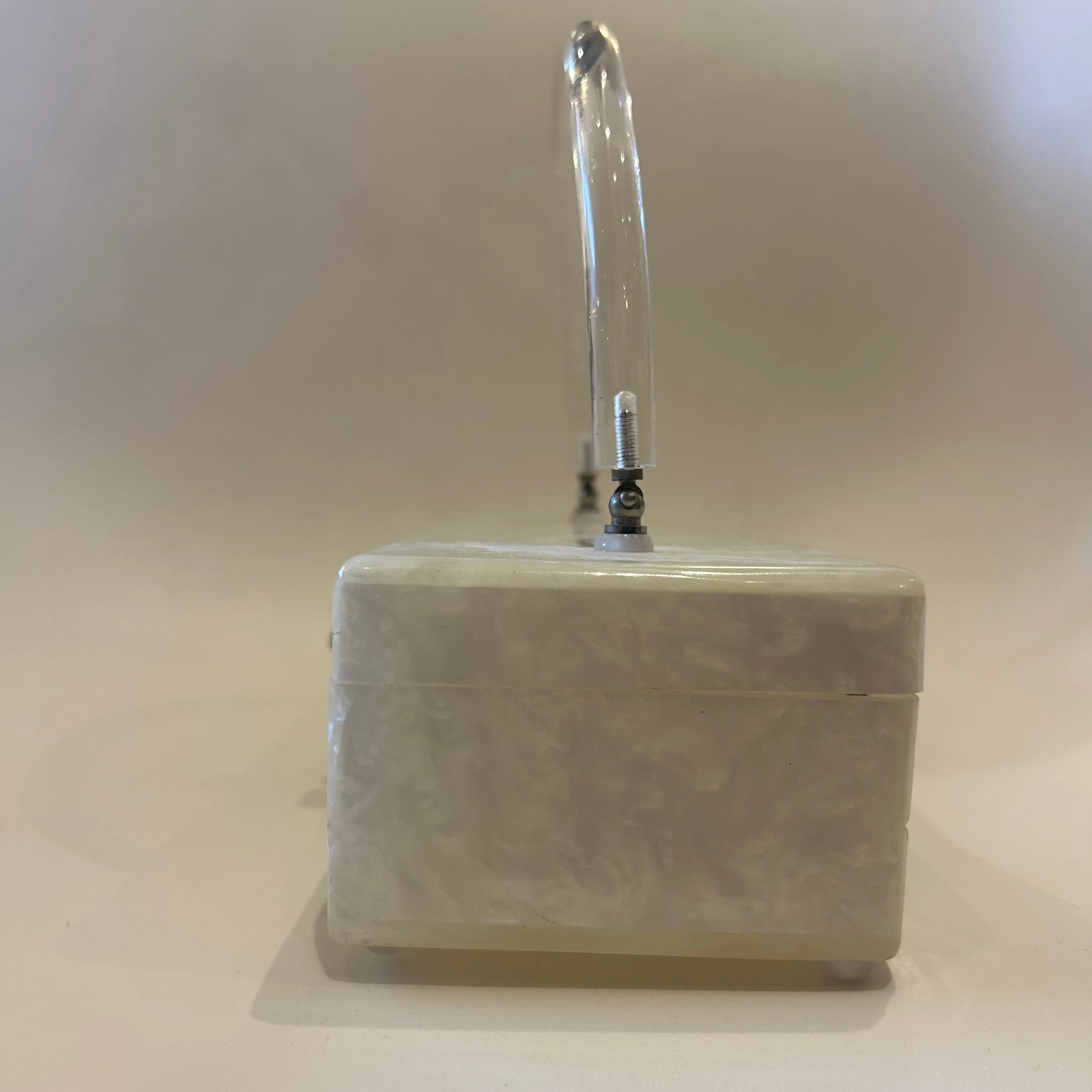 Vintage Llewellyn White Pearlescent Lucite Purse (1118a)