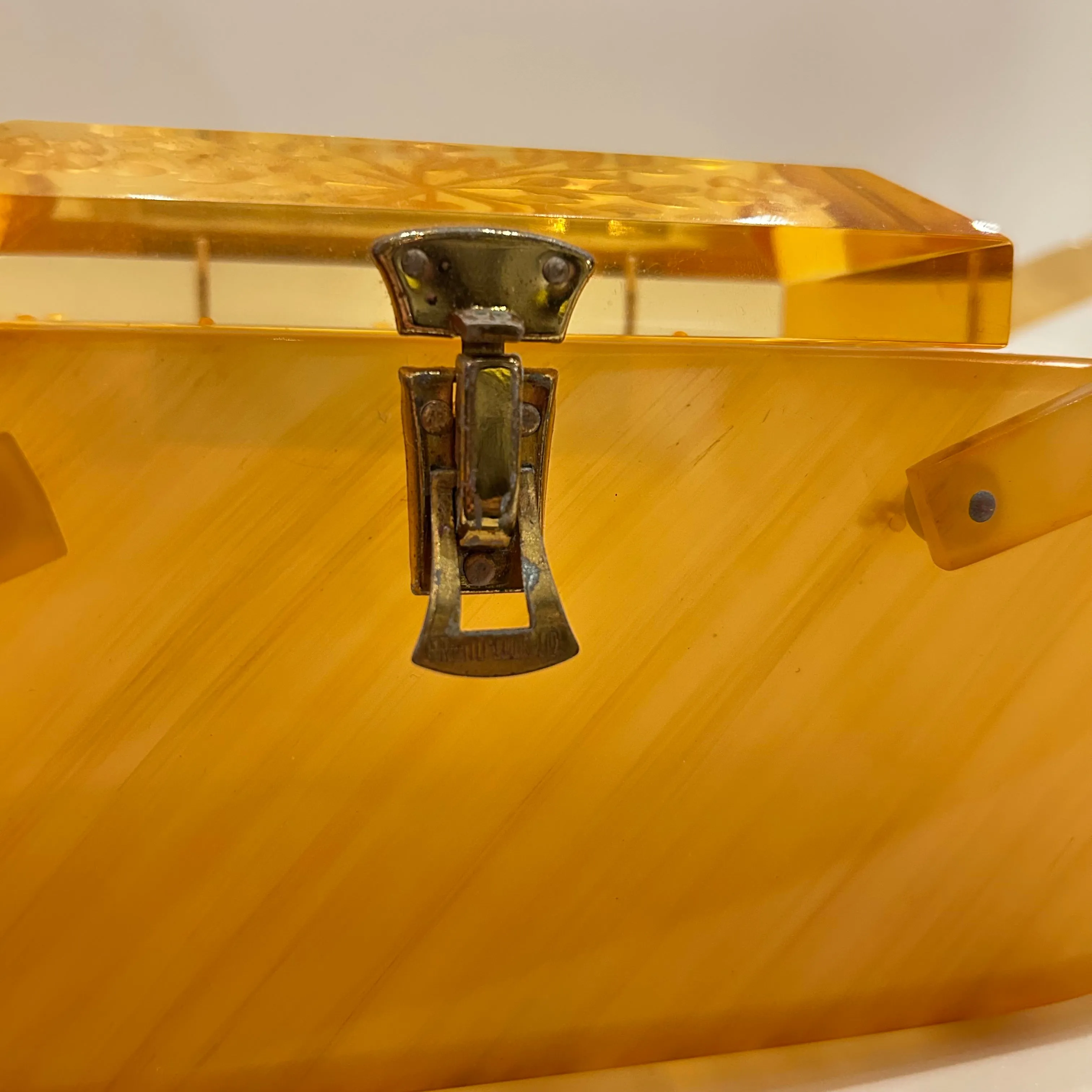 Vintage "Lewsid Jewel by Llewellyn" Amber Lucite Purse (1122b)